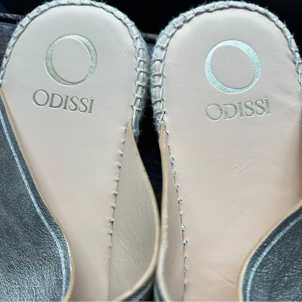 Odissì • Lily‎ Crisscross Leather Espadrille Sandal in Light Gold